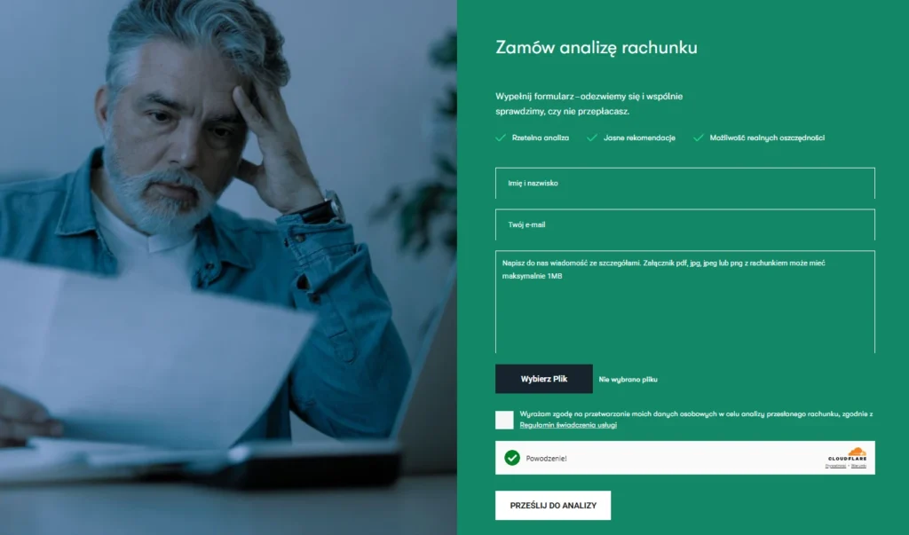 Mężczyzna analizujący rachunek i formularz do przesyłania faktur PDF na stronie Zweryfikuj Rachunek